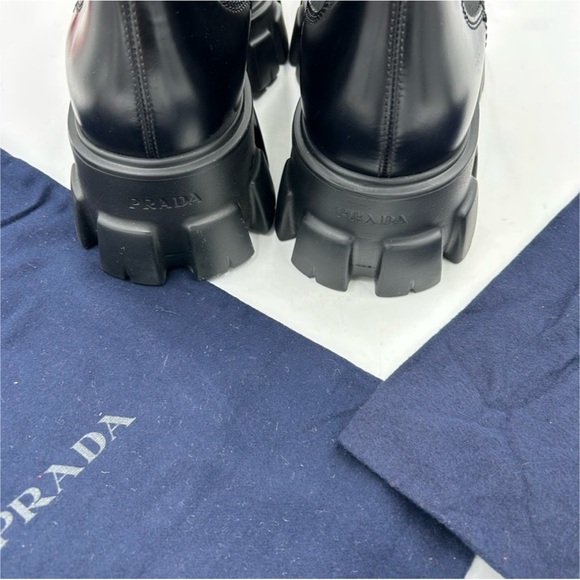 Prada monolith brushed leather
Chelsea boots size 9, made in Italy - Picture 5 of 9